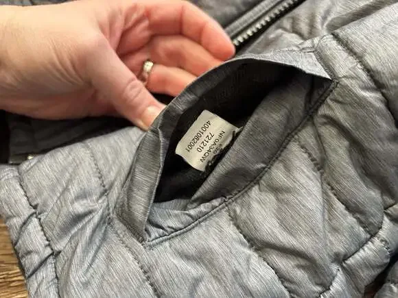 The North Face Reversible Mount Chimbo Full-Zip Insulated Hooded Jacket - Picture 4 of 6